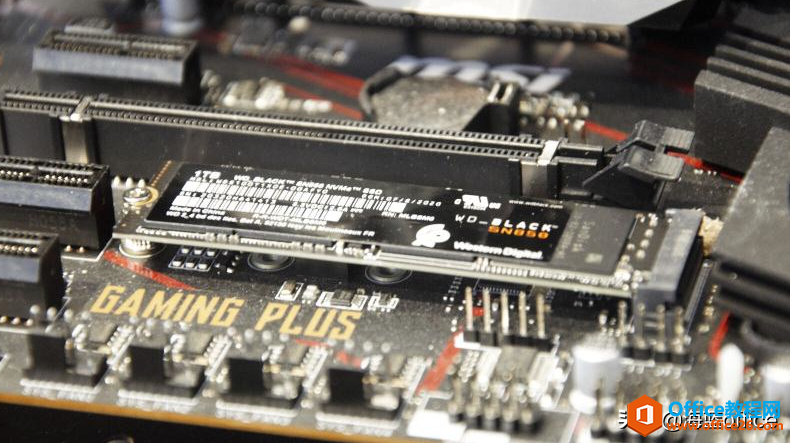20年速度翻了140倍，PCIe 5.0硬盘就要来了，传输速率达14000MB/s